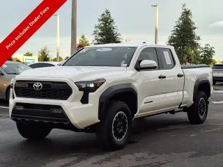 Toyota Tacoma 2024 4x4 TRD Todo Terreno 4p Doble Cabina 5.0 ft SB 8A