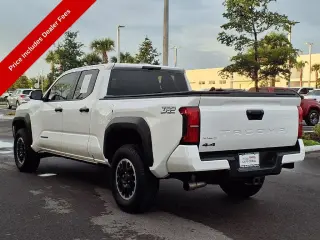 Toyota Tacoma 2024 4x4 TRD Todo Terreno 4p Doble Cabina 5.0 ft SB 8A