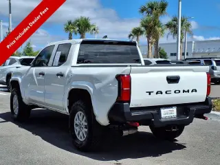 Toyota Tacoma 2025 4x2 SR 4dr Cabina Doble Doble 5.0 ft SB