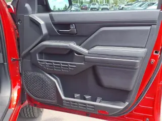 Toyota Tacoma 2024 4x4 SR 4p Doble Cabina Doble 5.0 ft CB 8A
