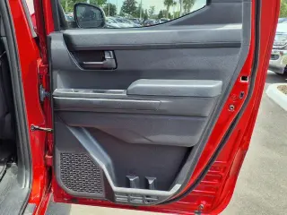 Toyota Tacoma 2024 4x4 SR 4p Doble Cabina Doble 5.0 ft CB 8A