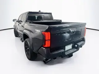 Toyota Tacoma 2024 4x2 TRD Sport 4p Doble Cabina Doble 5.0 ft CB