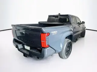Toyota Tacoma 2024 4x2 TRD Sport 4p Doble Cabina Doble 5.0 ft CB
