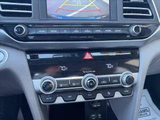 Hyundai ELANTRA 2019 Limited 4dr Sedan