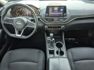 Nissan Altima 2024 2.5 SV Sedán de 4 puertas
