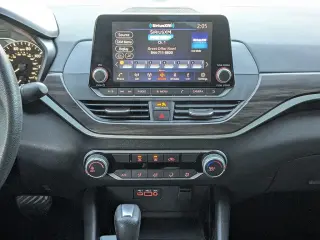 Nissan Altima 2024 2.5 SV Sedán de 4 puertas