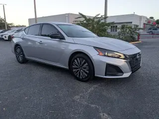 Nissan Altima 2024 2.5 SV Sedán de 4 puertas