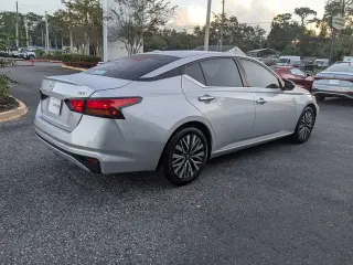 Nissan Altima 2024 2.5 SV Sedán de 4 puertas