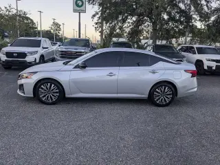 Nissan Altima 2024 2.5 SV Sedán de 4 puertas