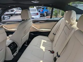 Serie 5 BMW 2023 530i Sedan de 4 puertas