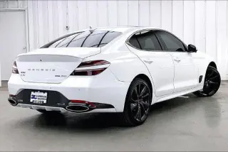 Genesis G70 2023 3.3T Estándar 4p Sedán