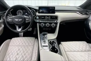 Genesis G70 2023 3.3T Estándar 4p Sedán