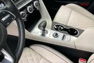 Genesis G70 2023 3.3T Estándar 4p Sedán