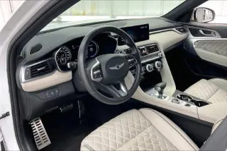 Genesis G70 2023 3.3T Estándar 4p Sedán
