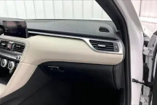 Genesis G70 2023 3.3T Estándar 4p Sedán