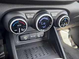 Hyundai VENUE 2025 Limited 4p Crossover