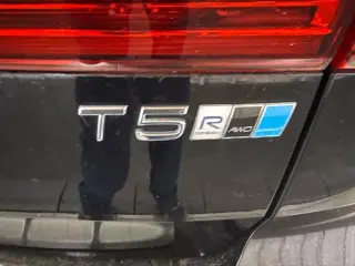 Volvo XC60 2018 AWD T5 R-Design 4dr SUV