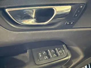Volvo XC60 2018 AWD T5 R-Design 4dr SUV
