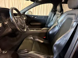 Volvo XC60 2018 AWD T5 R-Design 4dr SUV