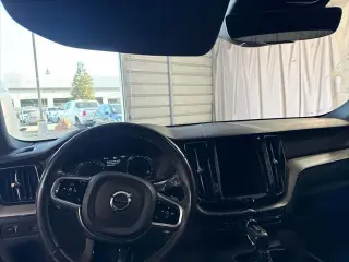 Volvo XC60 2018 AWD T5 R-Design 4dr SUV