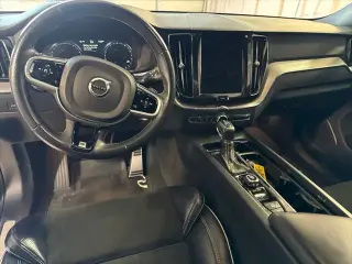Volvo XC60 2018 AWD T5 R-Design 4dr SUV
