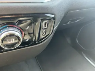 GMC Sierra 1500 2025 4x2 SLT 4p. Cabina de tripulación 5,8 ft. SB