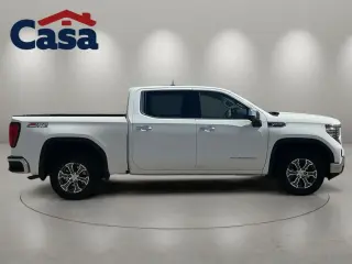 GMC Sierra 1500 2025 4x2 SLT 4p. Cabina de tripulación 5,8 ft. SB