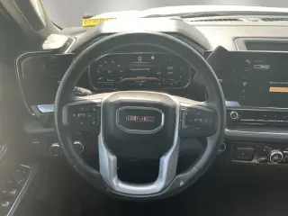 GMC Sierra 1500 2025 4x2 SLT 4p. Cabina de tripulación 5,8 ft. SB