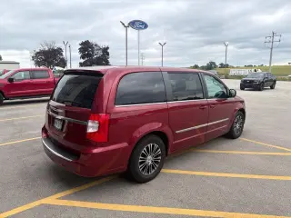 2014 Chrysler Town & Country