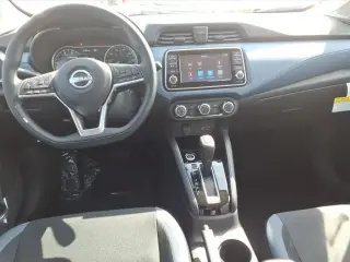 Nissan Versa 2025 SV 4dr Sedán