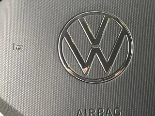 Volkswagen Taos 2023 SE 4p SUV