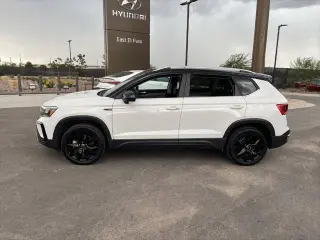 Volkswagen Taos 2023 SE 4p SUV
