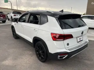 Volkswagen Taos 2023 SE 4p SUV