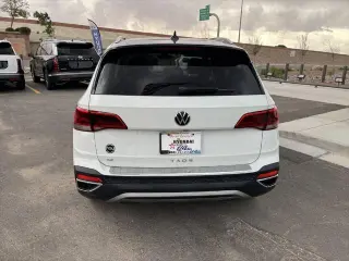 Volkswagen Taos 2023 SE 4p SUV