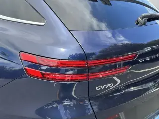 Genesis GV70 2025 AWD 2.5T Estándar 4p SUV