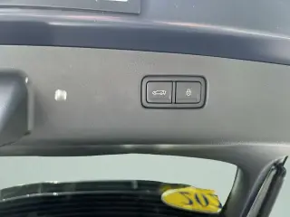 Genesis GV70 2025 AWD 2.5T Estándar 4p SUV