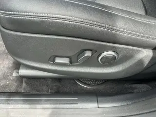 Genesis GV70 2025 AWD 2.5T Estándar 4p SUV
