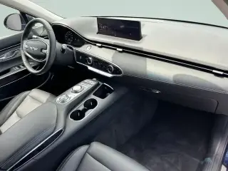 Genesis GV70 2025 AWD 2.5T Estándar 4p SUV