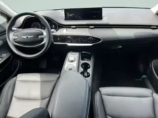 Genesis GV70 2025 AWD 2.5T Estándar 4p SUV