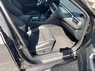 Genesis G70 2026 2.5T Standard 4dr Sedán