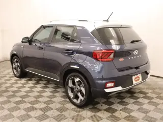 Hyundai VENUE 2026 SEL 4dr Crossover con techo bicolor