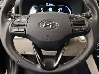 Hyundai VENUE 2026 SEL 4dr Crossover con techo bicolor