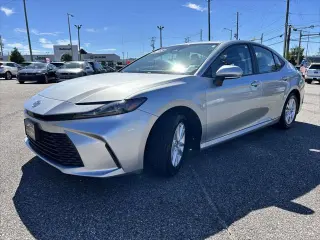 Toyota Camry 2025 LE 4p Sedan