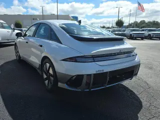 Hyundai IONIQ 6 2024 SE 4p Sedano