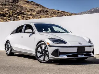 Hyundai IONIQ 6 2024 SE 4dr Sedán