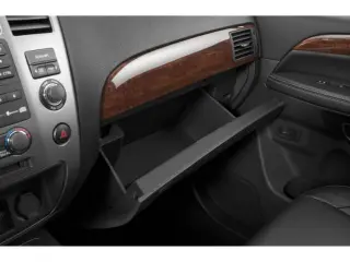 Nissan Armada 2015 4x4 Platinum 4p SUV (lanzamiento de mitad de año)