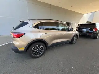 Ford Escape Plug-In Hybrid 2021 Titanium 4dr SUV