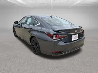 Lexus ES 300h 2025 F SPORT Diseño 4dr Sedán