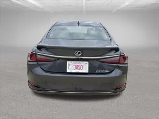 Lexus ES 300h 2025 F SPORT Diseño 4dr Sedán