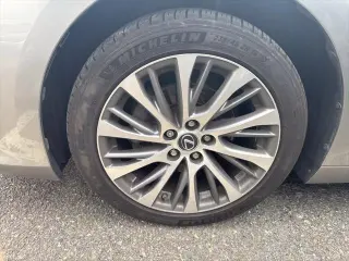 Lexus ES 350 2019 F SPORT 4dr Sedán